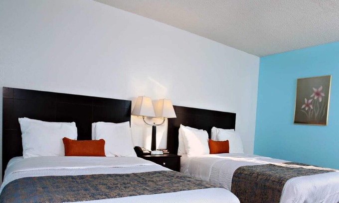 Newton Hotel | Coratel Inn & Suites By Jasper Newton - Comfort 2 Queen Bed NS