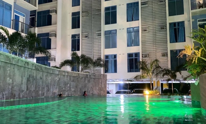Cebu Apartment | Corner room, high speed Wi-Fi, pool & children's playground, close to IT park, 5 min walk to BTC & Country Mall