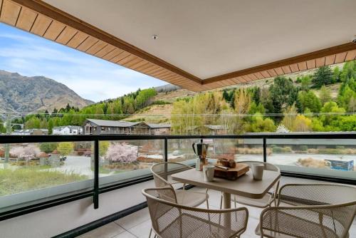 Arthur's Point Apartment | Coronet Base at La Residence du Parc