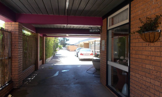 Corowa Hotel | Corowa Gateway Motel