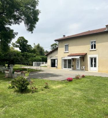 Moissieu-sur-Dolon House | Corps de ferme à 50min de Lyon