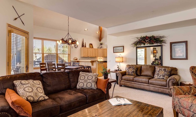 Warrior's Mark Condo | Corral 3bd/3ba , Downtown Breckenridge, 3 King Beds, Walk to Ski Lift, Hot Tub
