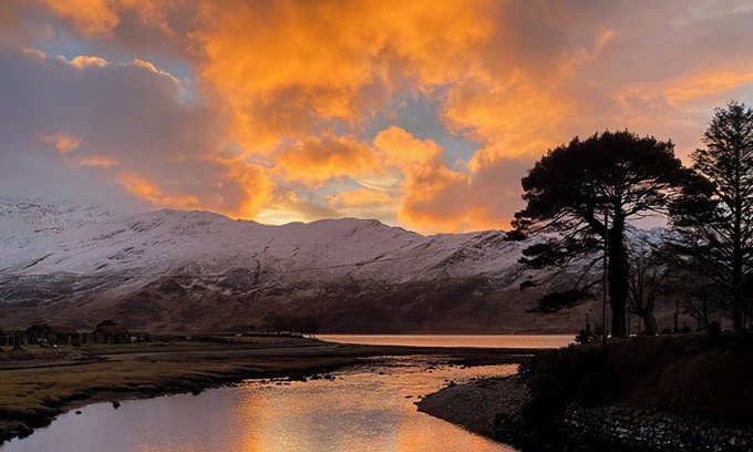 Arnisdale Cottage | Corran Shepherd’s Hut is a beautiful hand-crafted hut that anyone will enjoy staying in.