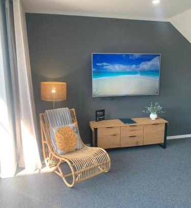 Batehaven Apartment | Corrigans Beach View Apartment 211