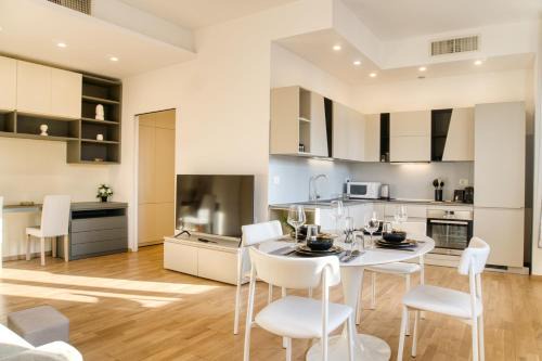 San Babila Apartment | Corso Vittorio Emanuele GrandSuite - Best position in Milan next to Duomo