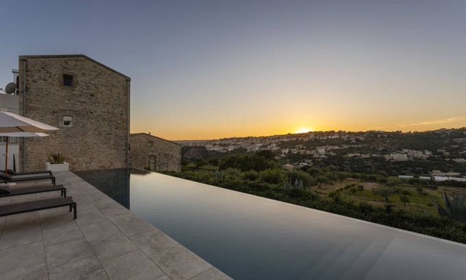 Modica Villa | Corten House - Luxury villa with pool and panoramic view
