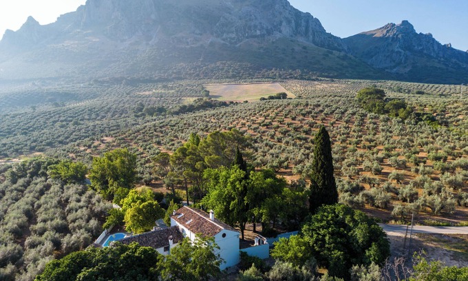 Priego de Cordoba Cottage | Cortijo Abril, the ideal place for large groups, weddings, parties or events.