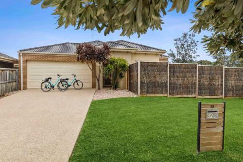 Barwon Heads House | Corymbia Barwon Heads Modern Family Getaway!