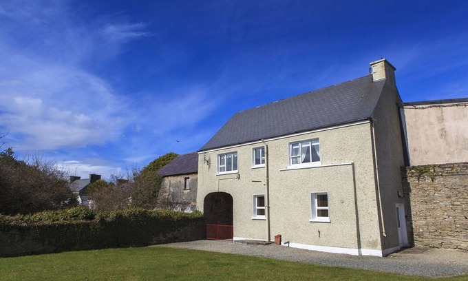 Dunkineely Apartment | Cosy 1bed Pet Friendly Garden Apt on the Wild Atlantic Way in South Donegal