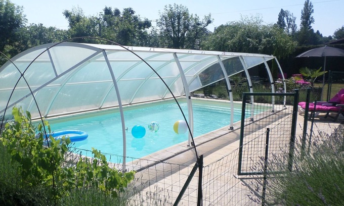 Cahuzac Villa | Cosy 3 bedrooms home . Private pool. Private garden. free WiFi. Shops near by