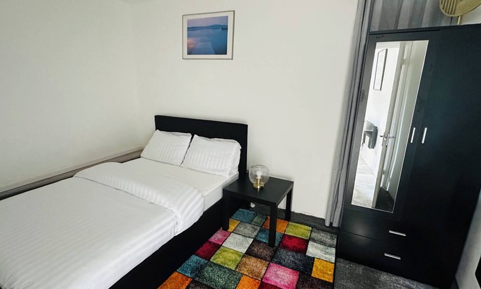 Kidbrooke with Hornfair House | Cosy and Comfy Deluxe Luxury Apartment close to the o2 Arena, Cutty Sack/Parks