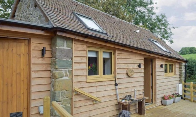 Acton Scott House | Cosy and quiet one bed barn conversion.