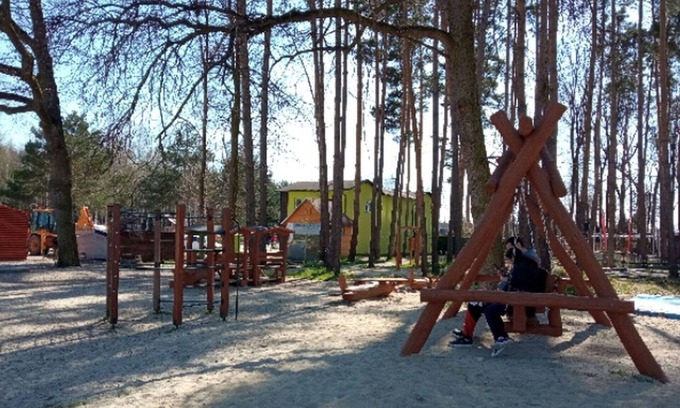 Hradec Kralove House | Cosy apartment in villa for 12 guests with WIFI, TV, patio and pets allowed