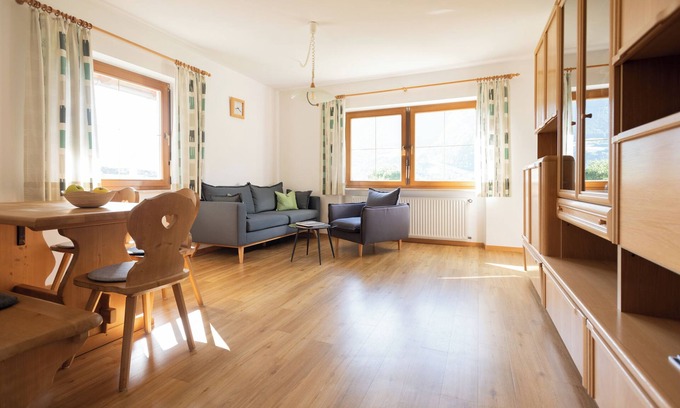 Castelbello-Ciardes Apartment | Cosy Apartment “ Pixnerhof Golden” on a farm with Wi-Fi & Mountain View