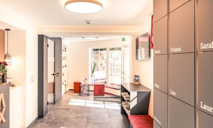 Runhof Apartment | Cosy apartment for 8 guests with WIFI, A/C, TV, terrace and pets allowed