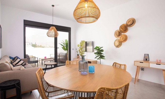 Torre del Mar Apartment | Cosy apartment for 4 people with WIFI, A/C, pool, terrace and parking