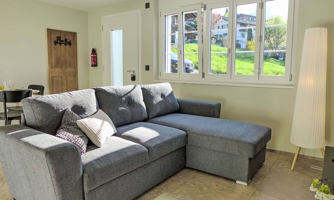 Krattigen Apartment | Cosy apartment for 3 people with WIFI, TV, terrace, panoramic view and parking