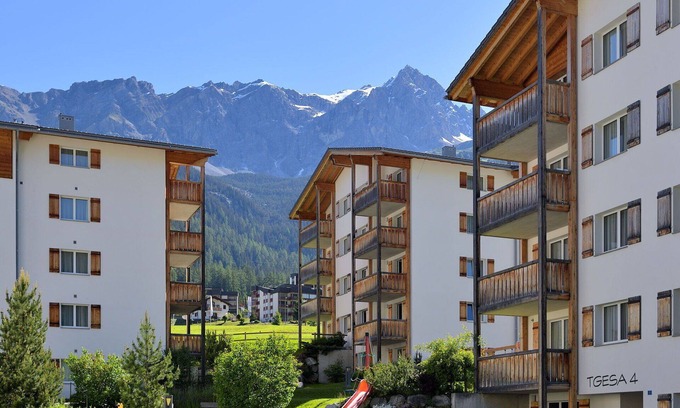 Savognin Apartment | Cosy apartment for 4 guests with WIFI, TV, terrace, panoramic view and parking