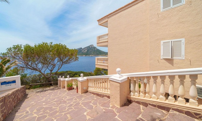 Andraitx Apartment | Cosy apartment for 4 guests with pool, WIFI, A/C, TV, balcony and parking
