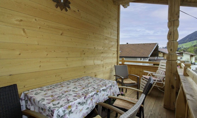 Fuegenberg Apartment | Cosy apartment for 4 guests with WIFI, TV, terrace, panoramic view and parking