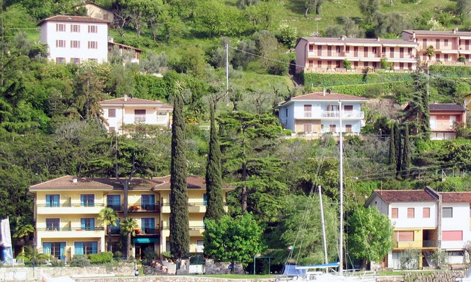 Val di Sogno Apartment | Cosy apartment for 4 people with TV, terrace and parking