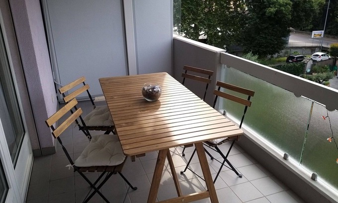 Minusio Apartment | Cosy apartment for 4 people with WIFI, TV, balcony and pets allowed
