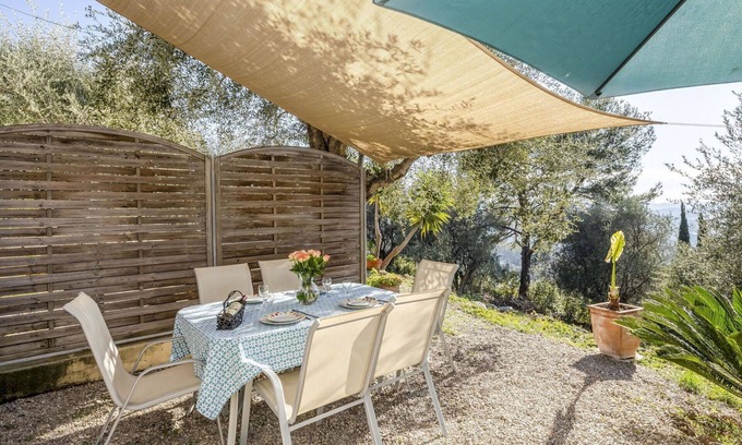 Cabris Apartment | Cosy apartment for 5 guests with WIFI, TV and terrace