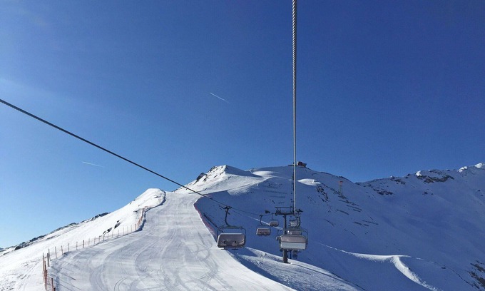 Bormio Apartment | Cosy apartment for 5 guests with WIFI, hot tub, TV, balcony and pets allowed
