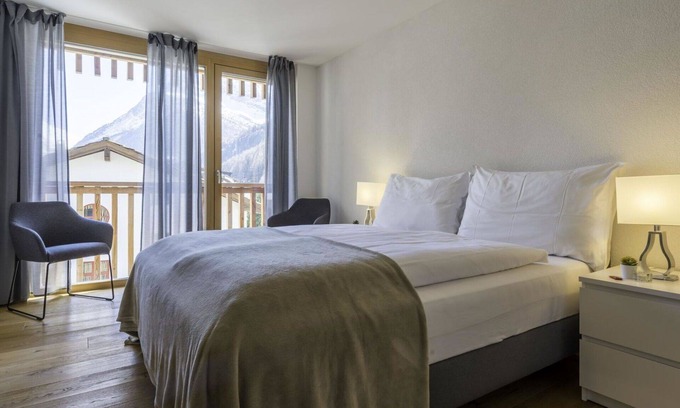 Saas-Balen Apartment | Cosy apartment for 7 people with WIFI, TV, balcony and pets allowed