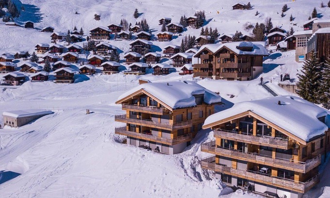 Riederalp Apartment | Cosy apartment for 8 guests with WIFI, TV and balcony