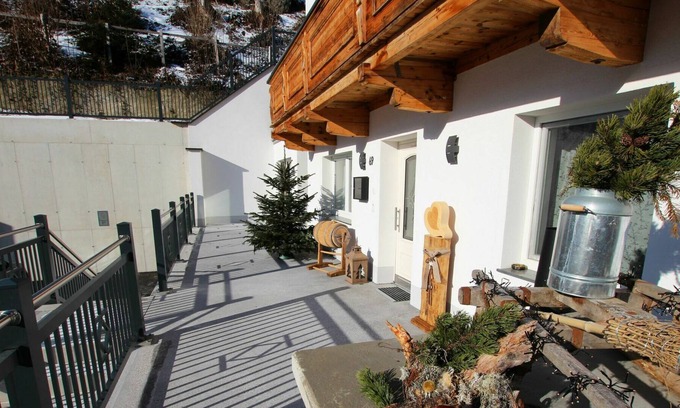 Laimach Apartment | Cosy apartment for 8 guests with WIFI, TV, balcony, pets allowed and parking