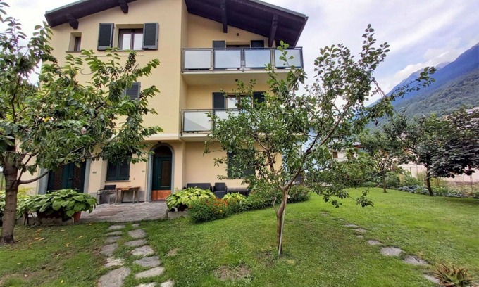 Grosotto Apartment | Cosy apartment for 8 people with WIFI, TV, terrace and pets allowed
