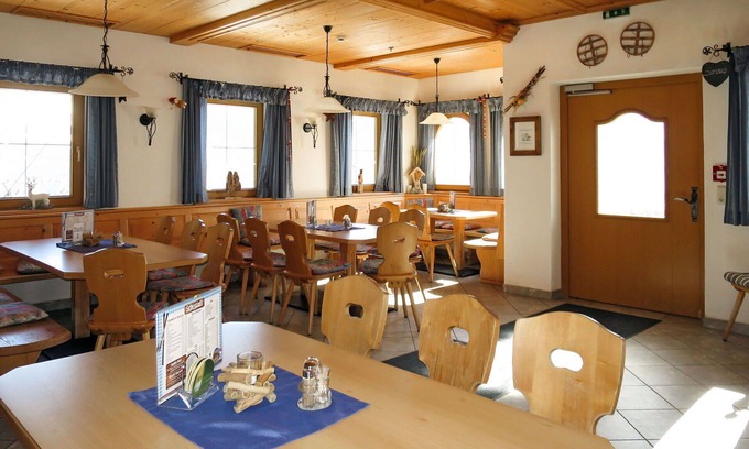 Emberg Apartment | Cosy apartment for 9 people with WIFI, TV and balcony