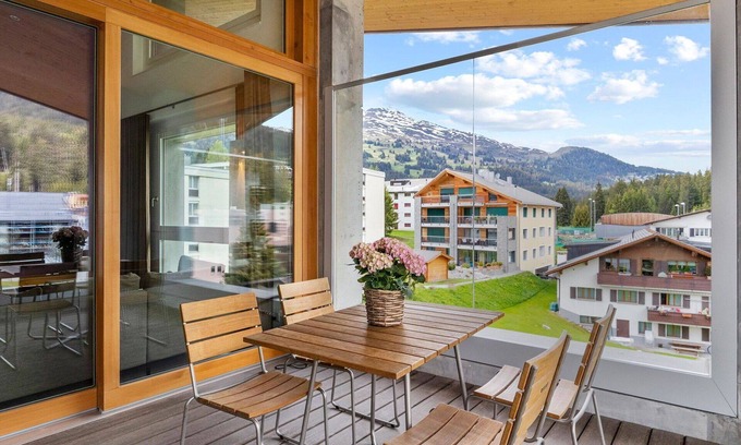 Lenzerheide Apartment | Cosy apartment for 6 guests with WIFI, TV and balcony
