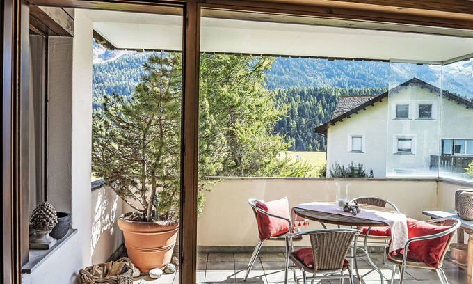 Champfer Apartment | Cosy apartment for 4 guests with WIFI, TV, balcony, pets allowed and panoramic view