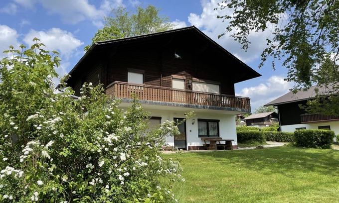 Arrach Apartment | Cosy apartment for 2 people with WIFI, TV, terrace and parking