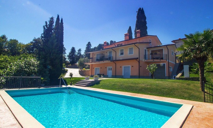 Brda Apartment | Cosy apartment for 5 people with A/C, pool, WIFI, TV, patio, panoramic view and parking