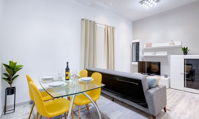 Tower Road Apartment | Cosy Apartment in the best area of Sliema