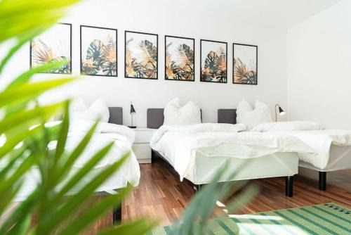 Jueterbog Apartment | Cosy apartment with balcony and fireplace