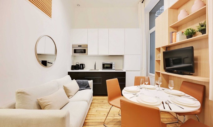 Quartier de l'Ecole-Militaire Apartment | Cosy Appart 5P/1BR – Tour Eiffel -