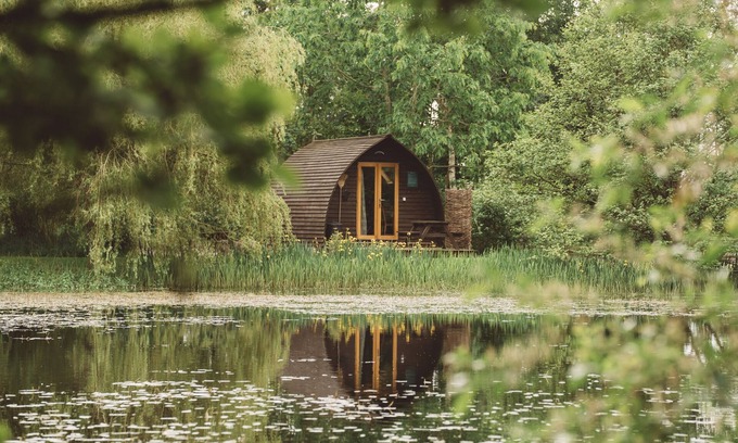 Storwood Cabin | Cosy Cabin in Idyllic Woodland Setting