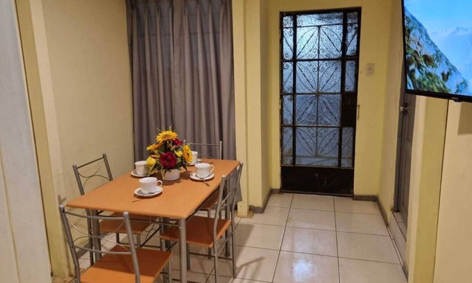 Rimac Apartment | Cosy , central, economic mini apartment at 10min to plaza Mayor Lima Peru
