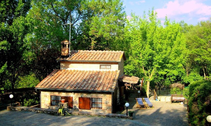 Chiusdino House | Cosy Cottage in Chiusdino with Garden