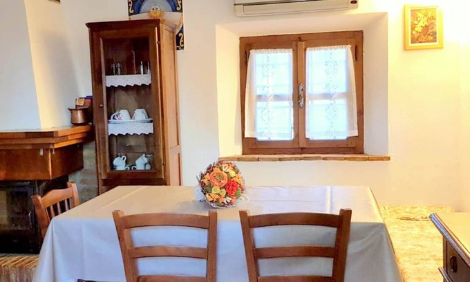 Chiusdino House | Cosy Cottage in Chiusdino with Garden