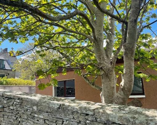 Lerwick Apartment | Cosy cottage in Kveldrso Gardens