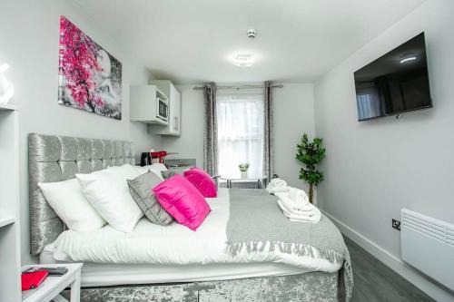 Crystal Palace Apartment | Cosy Flamingo Studio in Sydenham