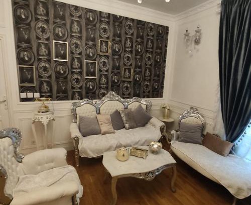 8th Arrondissement Apartment | Cosy Flat 8e Champs-Elysées