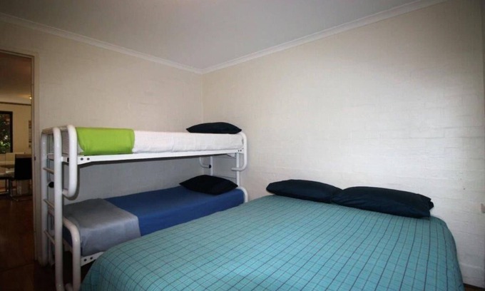 Boomerang Beach Apartment | Cosy ground floor beach side apartment with linen provided