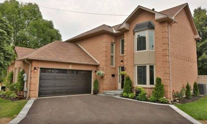 Lisgar Condo | Cosy Guest Suite Near Shops, Transit, Hwy and GO