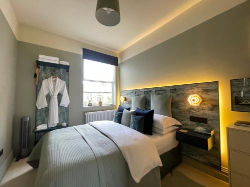 Trafford House | Cosy Room In homestay